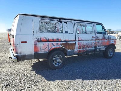 Trzecie zdjęcie samochodu z tyłu: 1983 FORD ECONOLINE E350 SUPER DUTY VIN:1FBHS31G2DHB39293 - miniatura