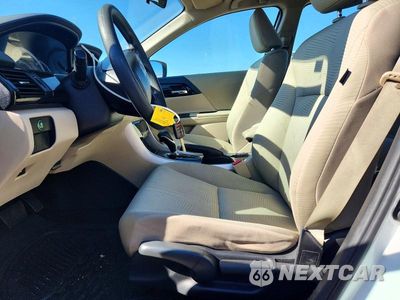 Zdjęcie 7 z 12 samochodu: 2016 HONDA ACCORD LX VIN:1HGCR2F35GA138994 - miniatura