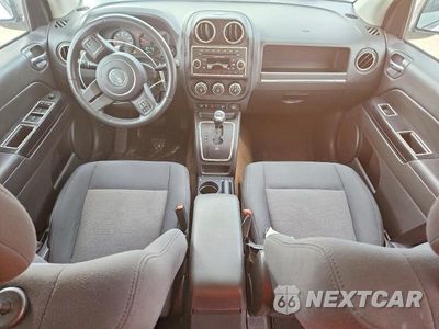 Zdjęcie 8 z 13 samochodu: 2012 JEEP COMPASS LATITUDE VIN:1C4NJDEB4CD514421 - miniatura