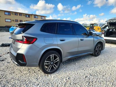 Trzecie zdjęcie samochodu z tyłu: 2023 BMW X1 XDRIVE28I VIN:WBX73EF03P5W66165 - miniatura