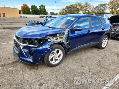 2024 CHEVROLET TRAX LS KL77LFE20RC220783 - główne zdjęcie licytacji z USA - miniatura