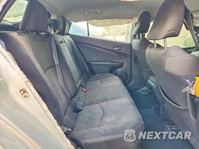 Zdjęcie 10 z 12 samochodu: 2018 TOYOTA PRIUS TWO VIN:JTDKBRFU8J3083355 - miniatura