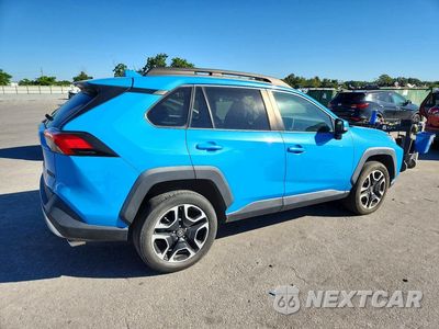Trzecie zdjęcie samochodu z tyłu: 2020 TOYOTA RAV4 ADVENTURE VIN:2T3J1RFV6LC094511 - miniatura