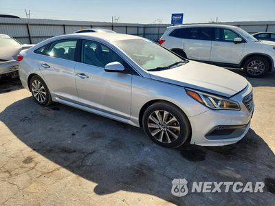 Czwarte zdjęcie samochodu z boku: 2015 HYUNDAI SONATA SPORT VIN:5NPE34AF6FH173931 - miniatura