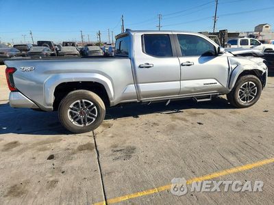 Trzecie zdjęcie samochodu z tyłu: 2024 TOYOTA TACOMA TRD SPORT VIN:3TMLB5FN9RM022564 - miniatura