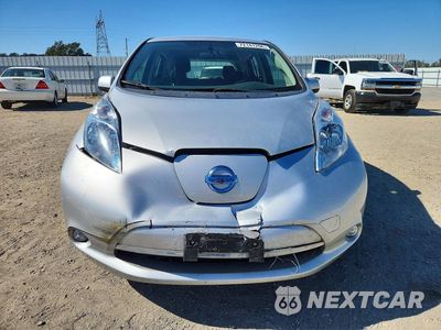 Piąte zdjęcie samochodu w środku: 2017 NISSAN LEAF S VIN:1N4BZ0CP2HC304499 - miniatura