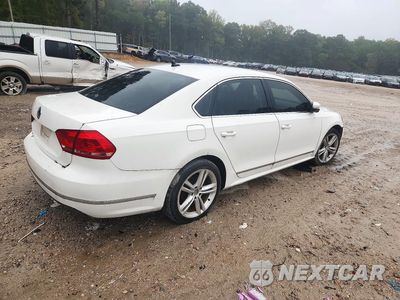 Trzecie zdjęcie samochodu z tyłu: 2015 VOLKSWAGEN PASSAT SEL VIN:1VWCT7A33FC002156 - miniatura