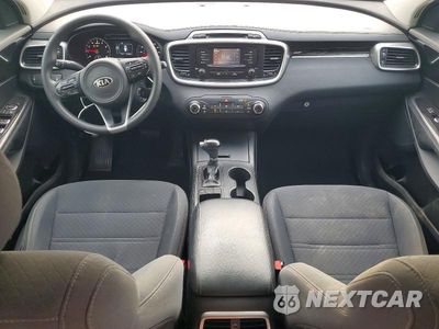 Zdjęcie 8 z 14 samochodu: 2018 KIA SORENTO LX V6 VIN:5XYPG4A59JG361427 - miniatura