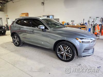 Czwarte zdjęcie samochodu z boku: 2020 VOLVO XC60 T6 MOMENTUM VIN:YV4A22RK1L1513932 - miniatura