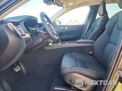 Zdjęcie 7 z 13 samochodu: 2026 VOLVO XC60 PLUS VIN:YV4M12RC9T1487976 - miniatura