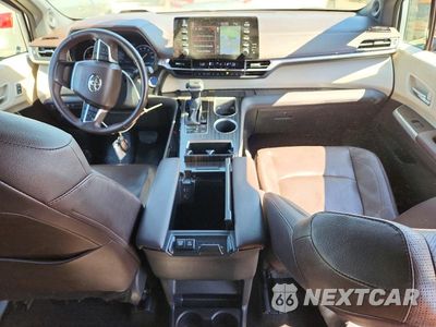 Zdjęcie 8 z 13 samochodu: 2023 TOYOTA SIENNA PLATINUM 7-PASSENGER VIN:5TDESKFC2PS090675 - miniatura
