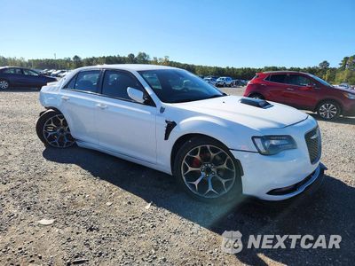 Czwarte zdjęcie samochodu z boku: 2015 CHRYSLER 300 S VIN:2C3CCABG3FH802796 - miniatura