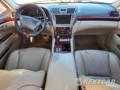 Zdjęcie 8 z 12 samochodu: 2008 LEXUS LS 460L VIN:JTHGL46F285027710 - miniatura