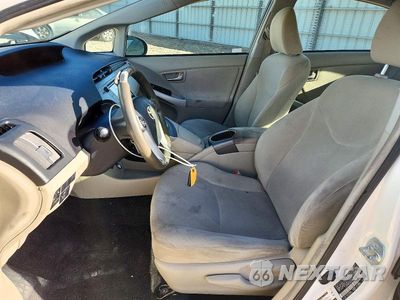 Zdjęcie 7 z 12 samochodu: 2014 TOYOTA PRIUS TWO VIN:JTDKN3DU4E0364731 - miniatura