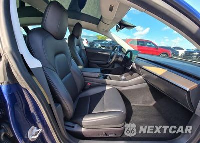 Piąte zdjęcie samochodu w środku: 2021 TESLA MODEL 3 VIN:5YJ3E1EA9MF090469 - miniatura