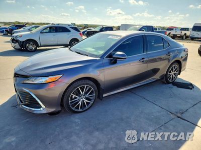 2024 TOYOTA CAMRY XLE 4T1F11AK4RU241297 - główne zdjęcie licytacji z USA - miniatura