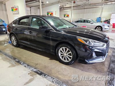 Czwarte zdjęcie samochodu z boku: 2018 HYUNDAI SONATA SE VIN:5NPE24AF0JH640904 - miniatura