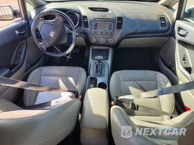 Zdjęcie 8 z 12 samochodu: 2015 KIA FORTE EX VIN:KNAFZ4A8XF5405612 - miniatura
