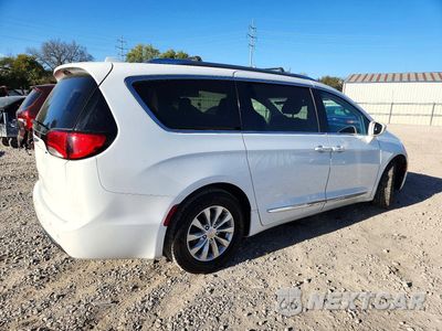 Trzecie zdjęcie samochodu z tyłu: 2019 CHRYSLER PACIFICA TOURING L VIN:2C4RC1BGXKR732210 - miniatura