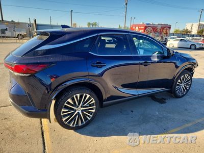 Trzecie zdjęcie samochodu z tyłu: 2025 LEXUS RX 350H PREMIUM+ VIN:2T2BBMCA5SC074050 - miniatura