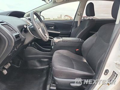 Zdjęcie 7 z 12 samochodu: 2016 TOYOTA PRIUS V TWO VIN:JTDZN3EU5GJ047311 - miniatura