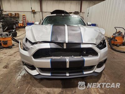 Piąte zdjęcie samochodu w środku: 2017 FORD MUSTANG VIN:1FA6P8AM0H5224329 - miniatura