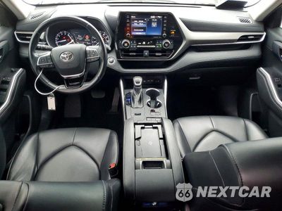 Zdjęcie 8 z 13 samochodu: 2021 TOYOTA HIGHLANDER XLE VIN:5TDGZRAH6MS089301 - miniatura