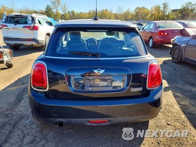Zdjęcie 6 z 12 samochodu: 2018 MINI COOPER VIN:WMWXP5C53J2G62305 - miniatura