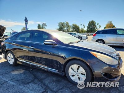 Czwarte zdjęcie samochodu z boku: 2013 HYUNDAI SONATA HYBRID VIN:KMHEC4A4XDA066931 - miniatura