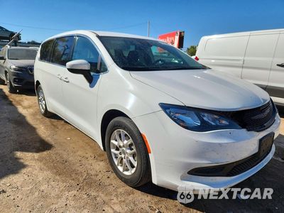 Czwarte zdjęcie samochodu z boku: 2023 CHRYSLER VOYAGER LX VIN:2C4RC1CG1PR596636 - miniatura
