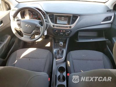 Zdjęcie 8 z 13 samochodu: 2018 HYUNDAI ACCENT SE VIN:3KPC24A37JE012582 - miniatura