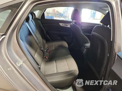 Zdjęcie 10 z 12 samochodu: 2023 KIA FORTE LXS VIN:3KPF24AD6PE571040 - miniatura