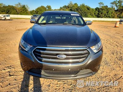 Piąte zdjęcie samochodu w środku: 2018 FORD TAURUS LIMITED VIN:1FAHP2F88JG101549 - miniatura
