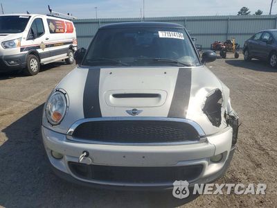Piąte zdjęcie samochodu w środku: 2013 MINI COOPER S VIN:WMWSV3C55DT476068 - miniatura