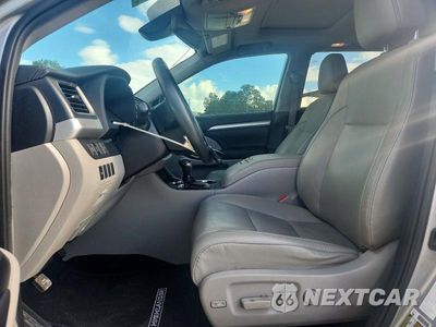 Zdjęcie 7 z 13 samochodu: 2019 TOYOTA HIGHLANDER XLE VIN:5TDKZRFH5KS348036 - miniatura