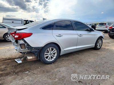 Trzecie zdjęcie samochodu z tyłu: 2017 HYUNDAI SONATA SE VIN:5NPE24AF8HH477817 - miniatura