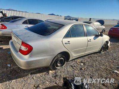 Trzecie zdjęcie samochodu z tyłu: 2002 TOYOTA CAMRY LE VIN:4T1BE30K12U075939 - miniatura