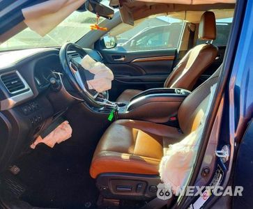 Zdjęcie 7 z 12 samochodu: 2018 TOYOTA HIGHLANDER LIMITED PLATINUM VIN:5TDDZRFH4JS488120 - miniatura