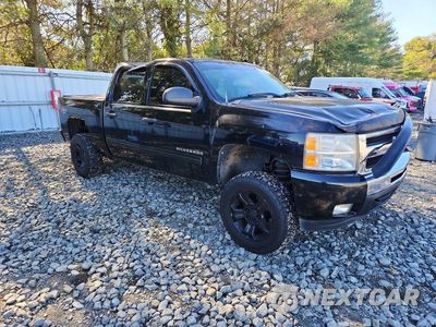 Czwarte zdjęcie samochodu z boku: 2011 CHEVROLET SILVERADO K1500 LT VIN:1GCPKSE39BF207560 - miniatura