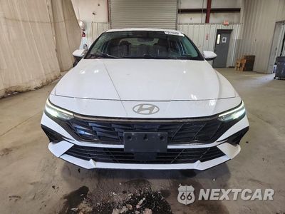 Piąte zdjęcie samochodu w środku: 2024 HYUNDAI ELANTRA SEL VIN:KMHLS4DG6RU812071 - miniatura