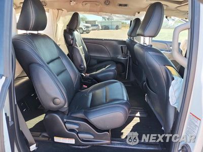 Zdjęcie 10 z 12 samochodu: 2016 TOYOTA SIENNA SE VIN:5TDXK3DC5GS716432 - miniatura
