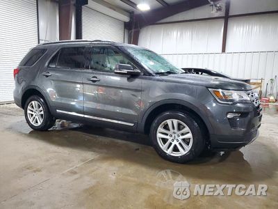 Czwarte zdjęcie samochodu z boku: 2019 FORD EXPLORER XLT VIN:1FM5K8D80KGA45508 - miniatura