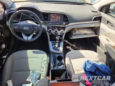 Zdjęcie 8 z 12 samochodu: 2019 HYUNDAI ELANTRA SEL VIN:5NPD84LF1KH408871 - miniatura