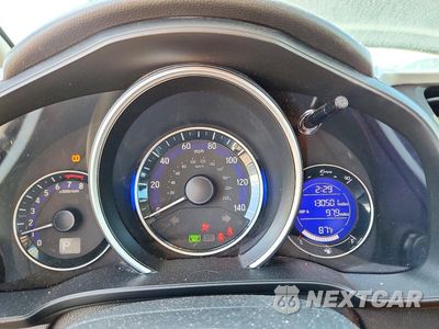 Zdjęcie 9 z 13 samochodu: 2016 HONDA FIT EX VIN:3HGGK5H73GM704886 - miniatura