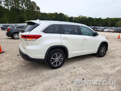 Trzecie zdjęcie samochodu z tyłu: 2018 TOYOTA HIGHLANDER XLE VIN:5TDJZRFH7JS535501 - miniatura