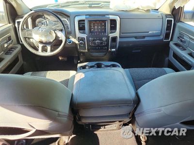 Zdjęcie 8 z 12 samochodu: 2019 RAM 1500 CLASSIC SLT VIN:1C6RR6TT1KS653909 - miniatura