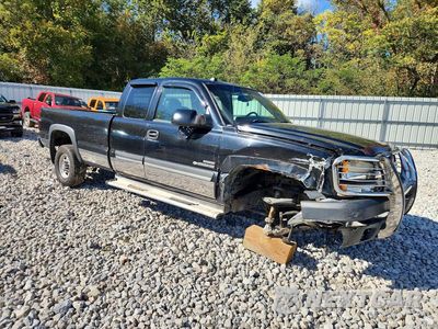 Czwarte zdjęcie samochodu z boku: 2004 CHEVROLET SILVERADO K2500 HEAVY DUTY VIN:1GCHK29144E136483 - miniatura