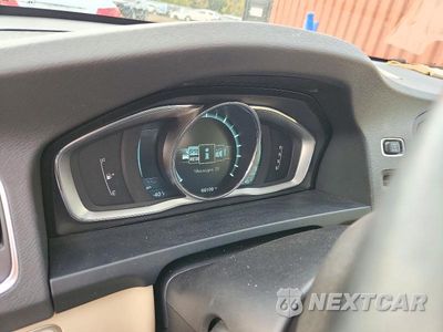Zdjęcie 9 z 12 samochodu: 2014 VOLVO S60 T5 VIN:YV1612FS9E2298162 - miniatura