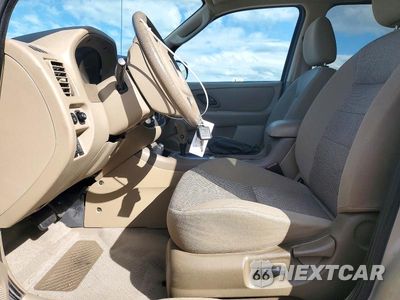 Zdjęcie 7 z 13 samochodu: 2005 FORD ESCAPE XLT VIN:1FMYU03185KA43892 - miniatura