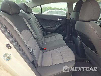 Zdjęcie 10 z 12 samochodu: 2016 KIA FORTE LX VIN:KNAFX4A66G5559434 - miniatura